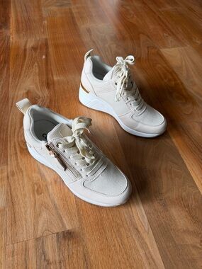 Designer Platform Lace-Up Sneakers with Side Zipper and Gold Detail